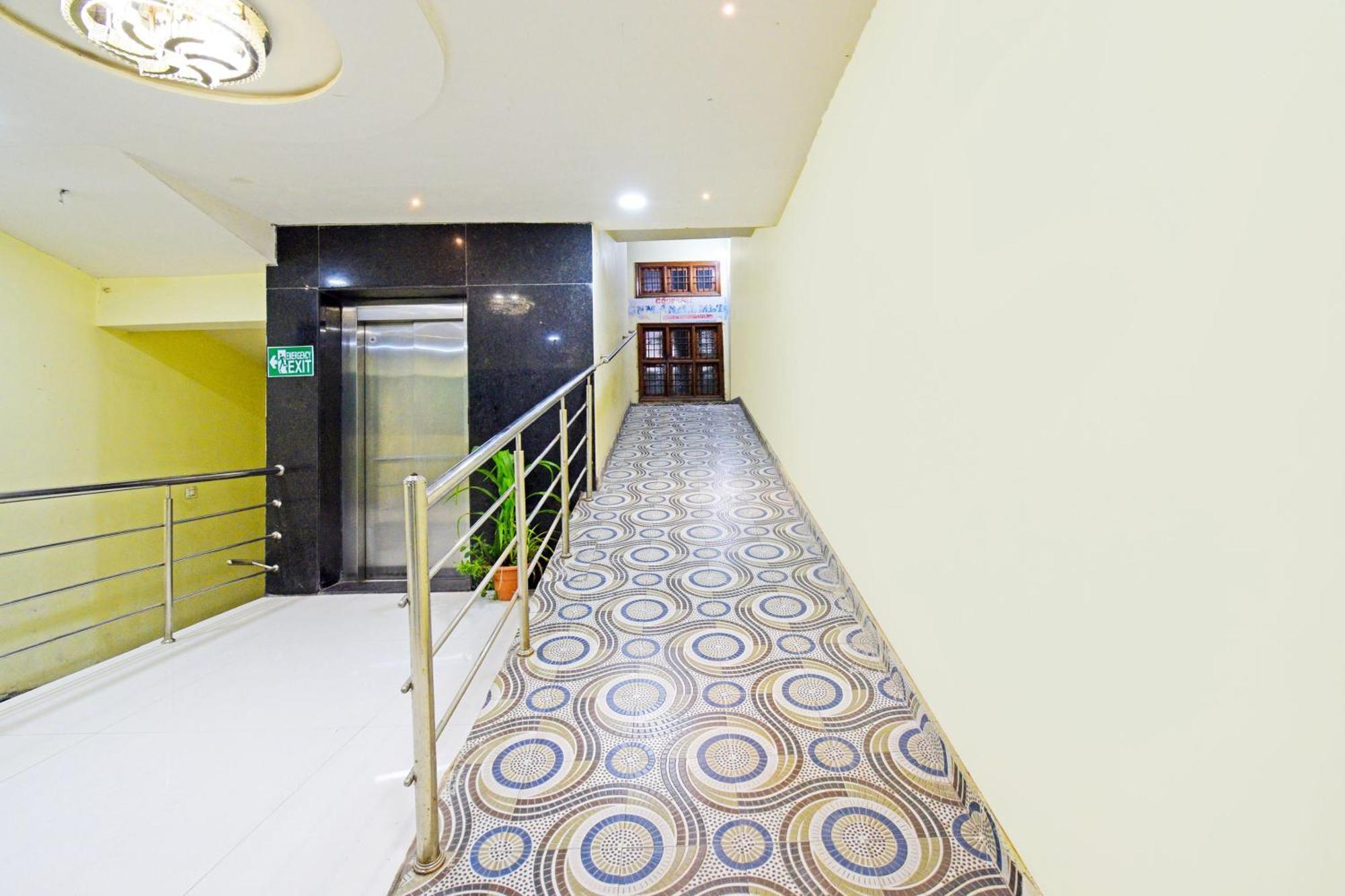 Super Townhouse Mancherial Mancheral Exterior photo